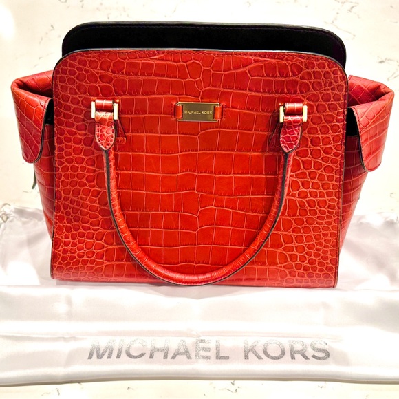 Michael Kors Large Gia Crocodile Embossed Leather Satchel in Crimson NWOT - Picture 9 of 16